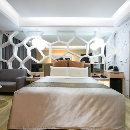 Zj Motel Hsinchu Extérieur photo