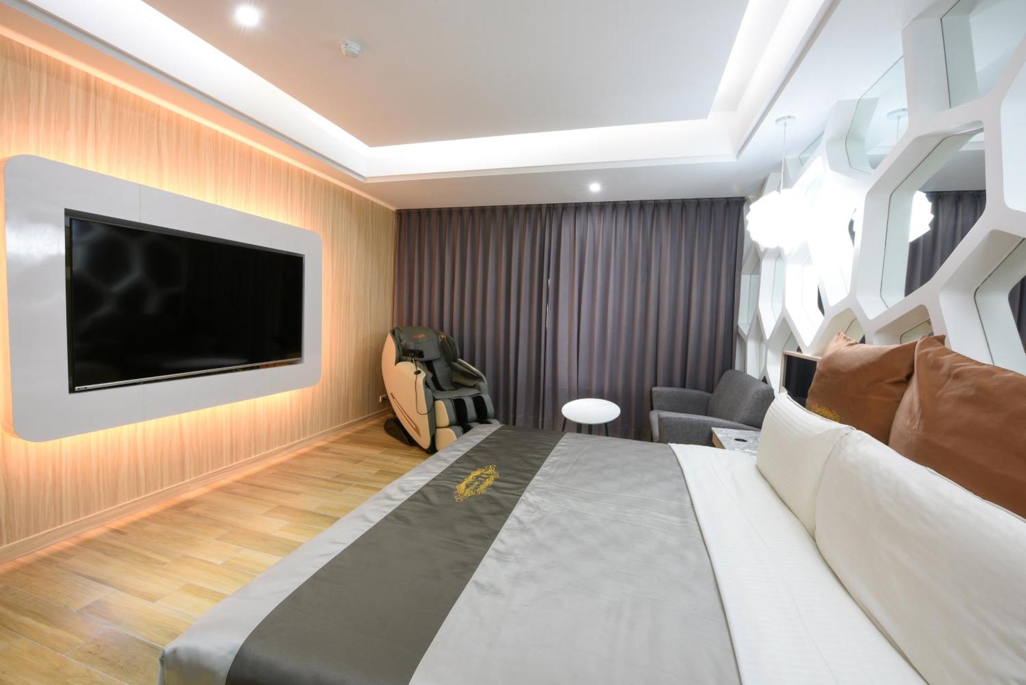 Zj Motel Hsinchu Extérieur photo
