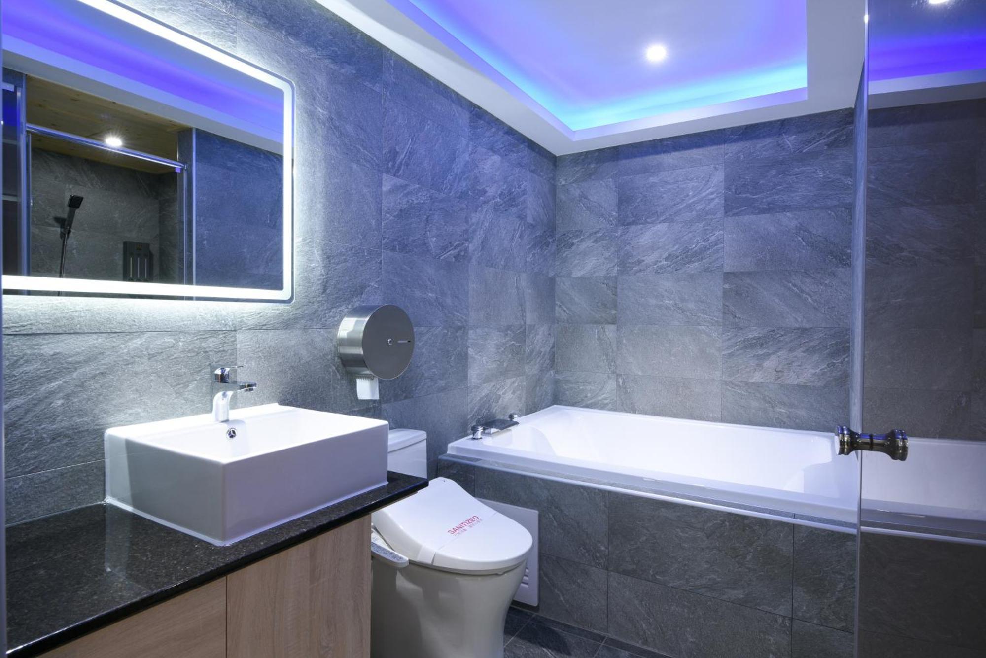 Zj Motel Hsinchu Extérieur photo
