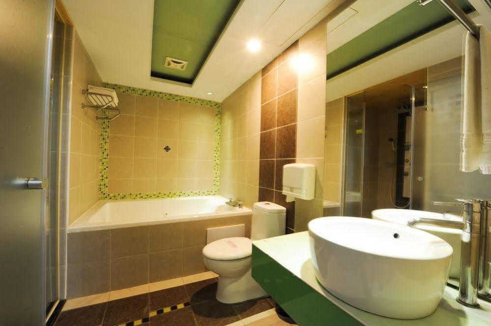 Zj Motel Hsinchu Extérieur photo
