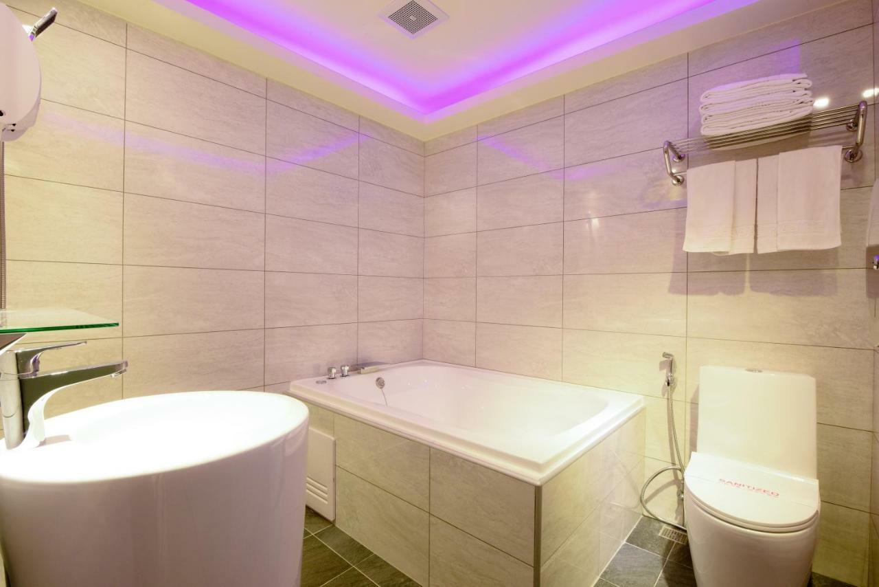Zj Motel Hsinchu Extérieur photo